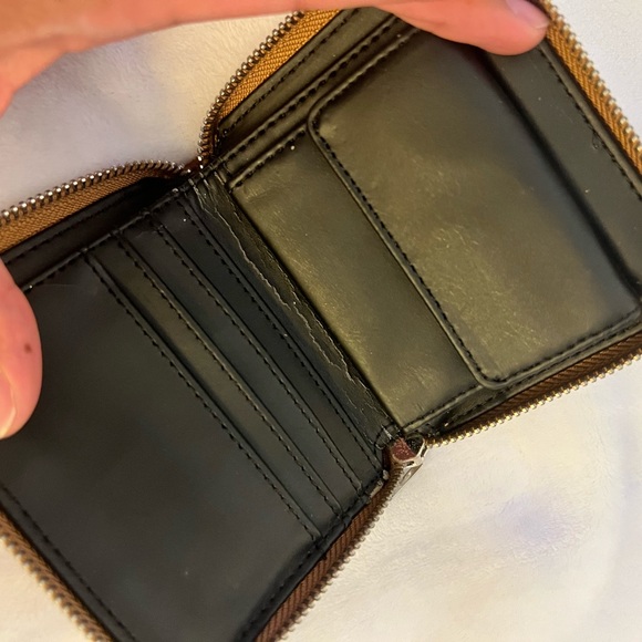 Guess wallet - Picture 3 of 3